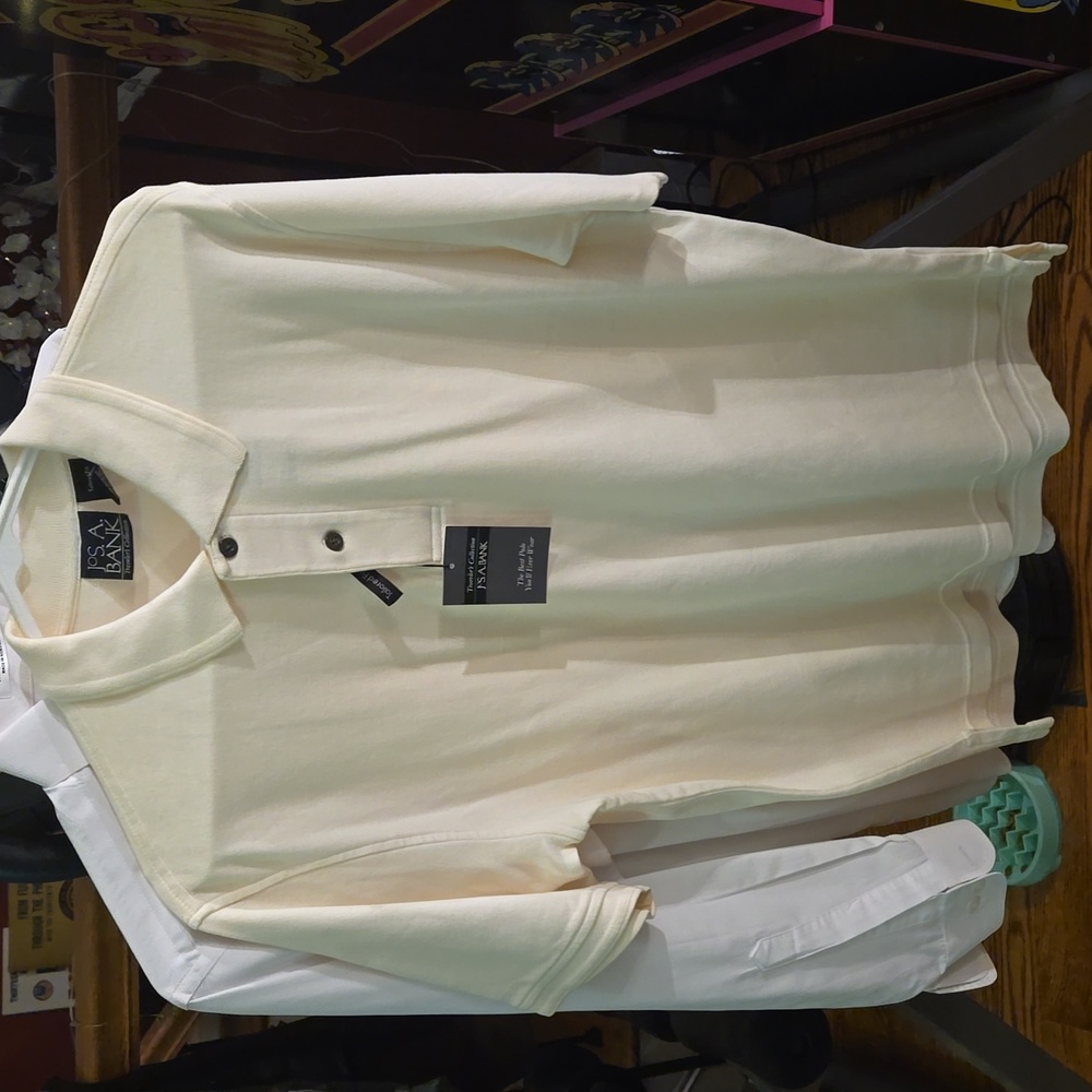JoS.A Bank  Travelers Collection Mens Polo, Size M NWT